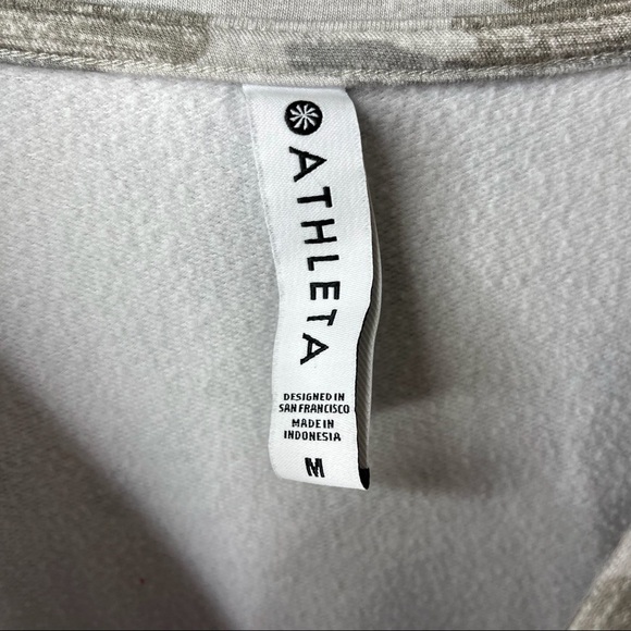 Athleta Pure Luxe Printed Pullover Sweatshirt Camo Size Medium 598752 - Picture 5 of 7